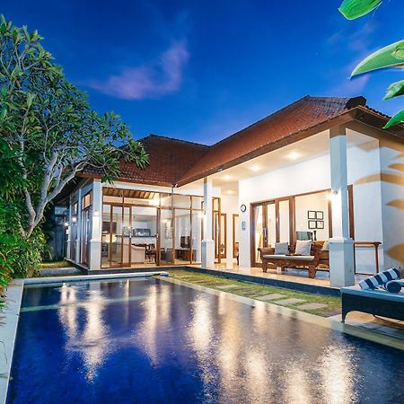 Mahayana Villa Batu Belig - Close To The Beach Canggu Esterno foto