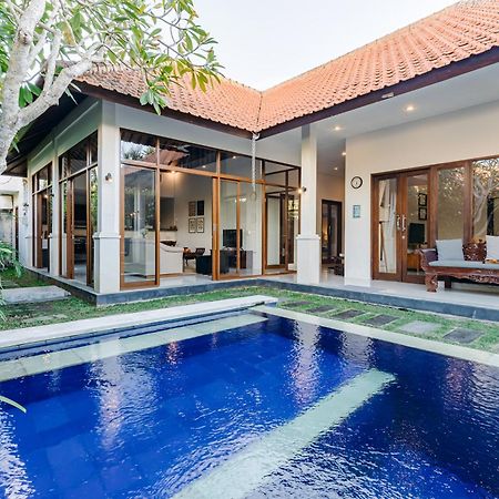 Mahayana Villa Batu Belig - Close To The Beach Canggu Esterno foto
